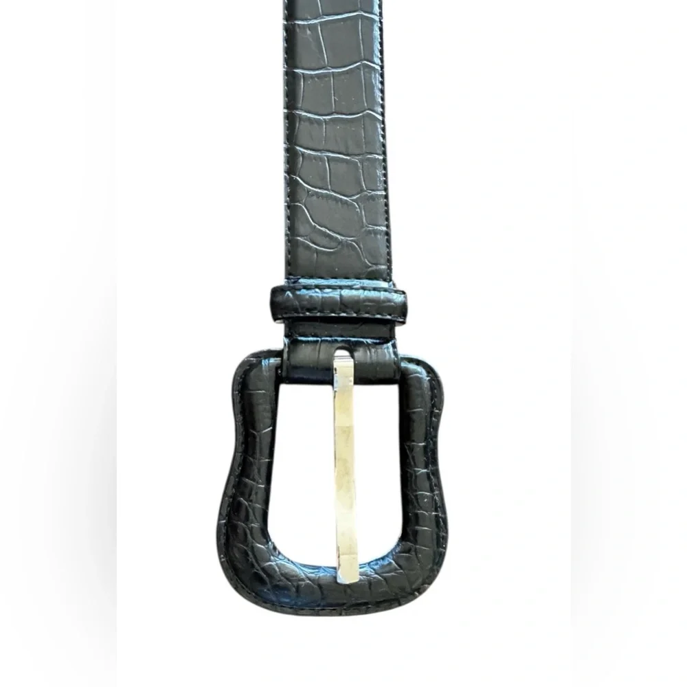 Lake Shore Drive leather size M/L belt black croc unique wide statement